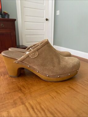 Women's Suede Clog Mules in Brown